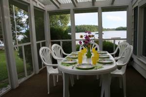 Summer breeze A table setting that speaks to summer breezes at a southeastern Minnesota lake cabin.
