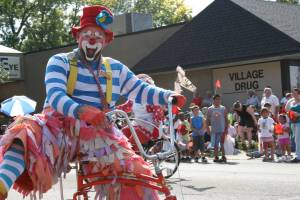 This member of the Saint Paul Clown Club shows off for my camera.