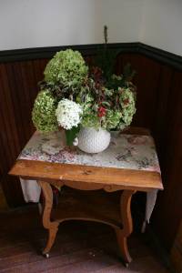 Flower arrangement Hydrangea arrangement inside the entry.