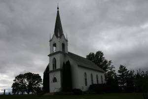 White church The 1894 Valley Grove Church hosts weddings and other events, while the neighboring 1862 church serves as a social hall.
