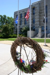 Memorial Day wreath, Rice County courthouse