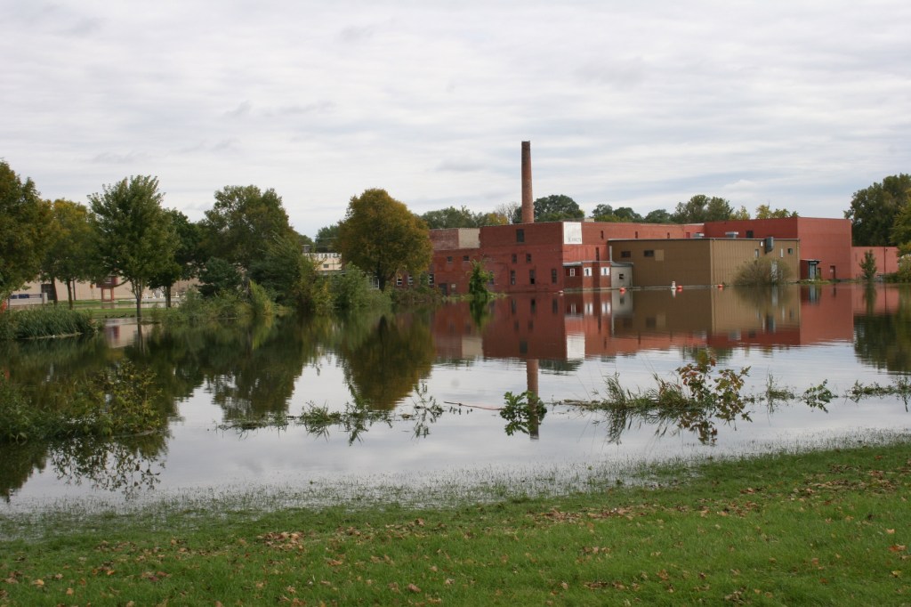 Flooding of the Cannon River by the Faribo Woolen Mill