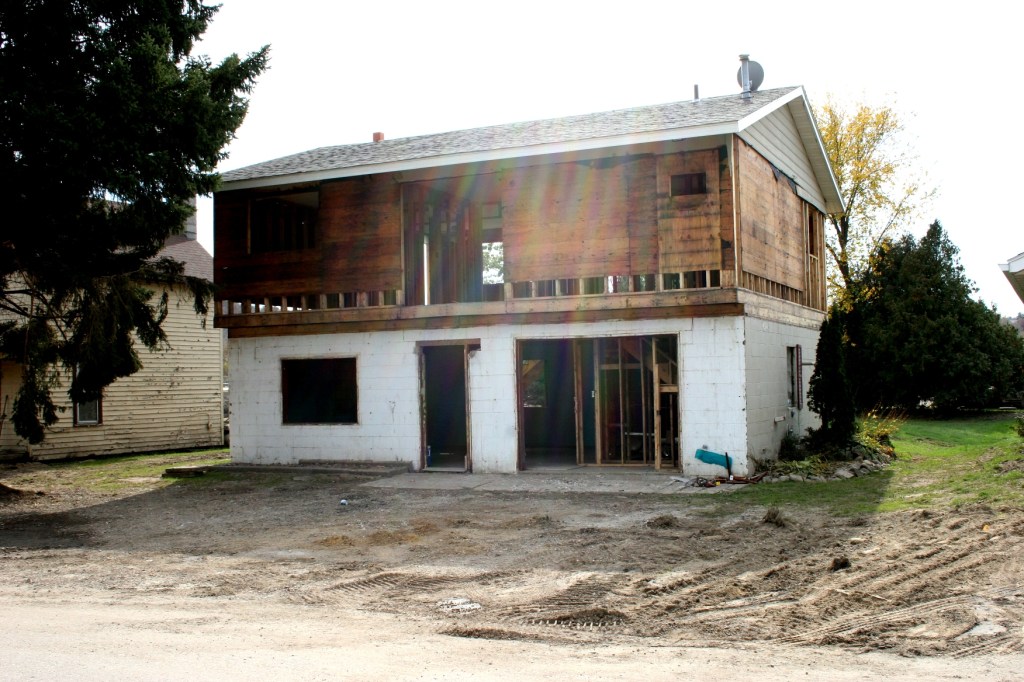 Zumbro Falls, flooded house