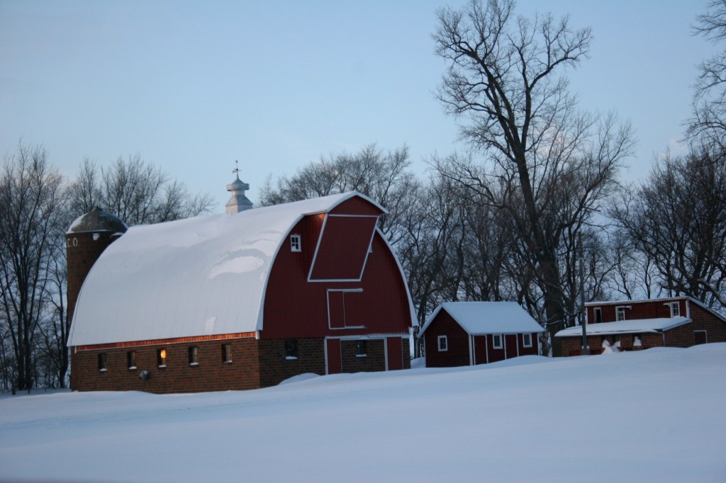 Barn along U.S. Highway 14