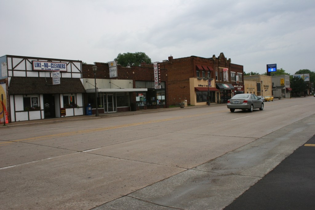 Belgrade Avenue North Mankato