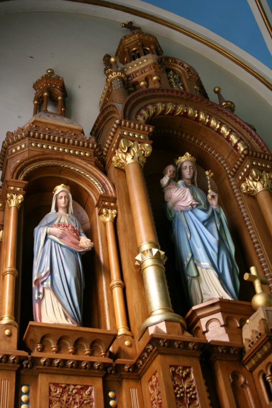 Just look at this detailed side altar. I could have spent hours in St. Mary's.