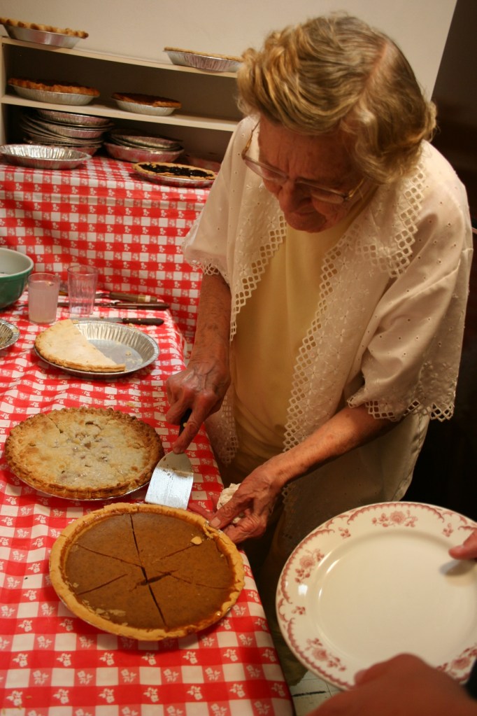 Social, Elsie plating pie 1