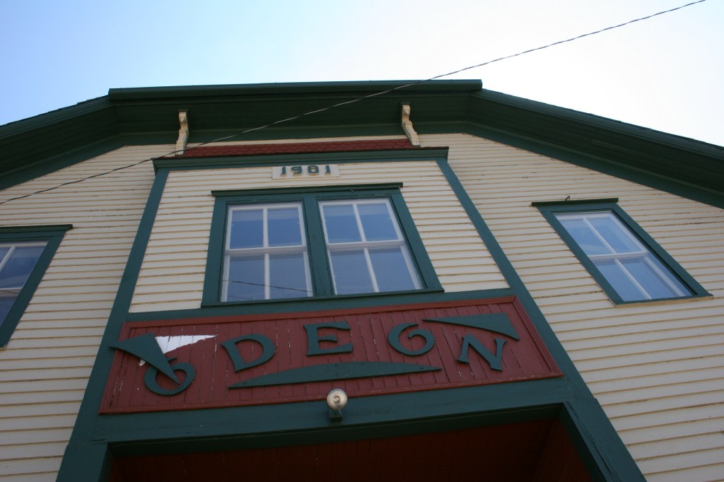 Belview, Odeon close-up