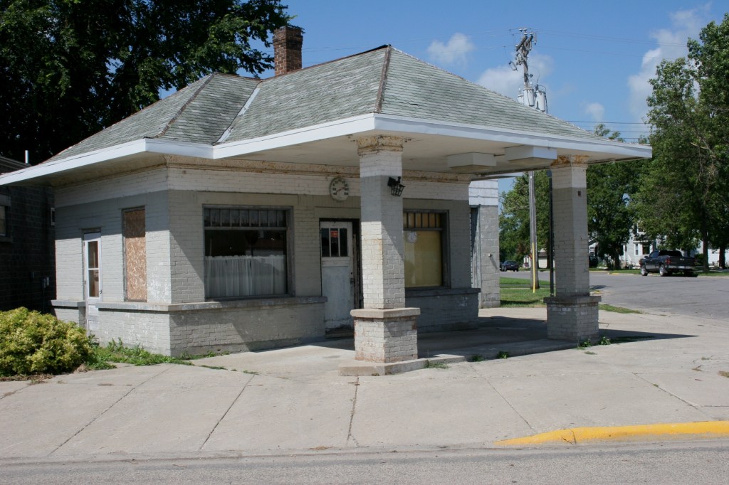 Belview, old gas station