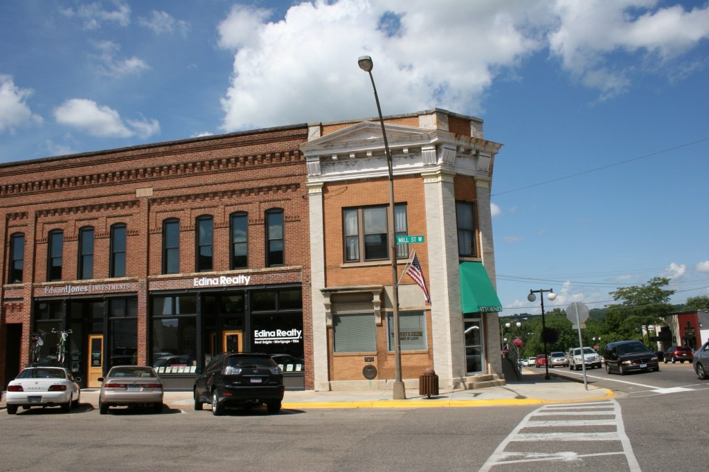 Obama, downtown corner