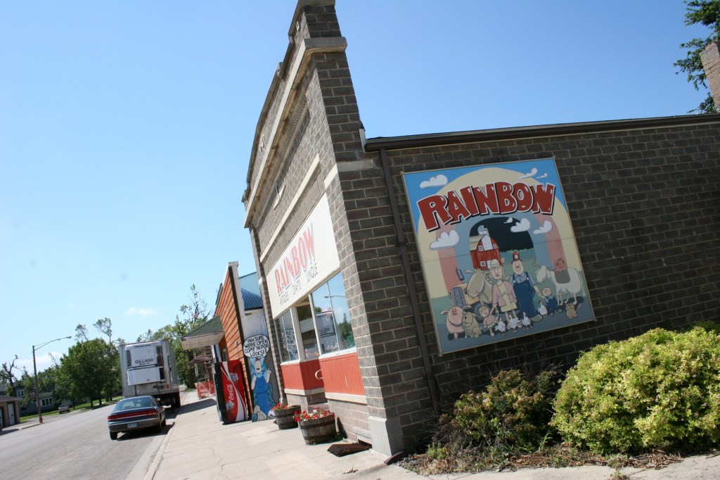 Rainbow Antiques looking south