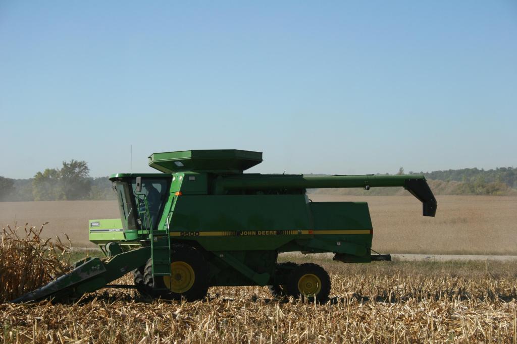 Harvest, John Deere combine