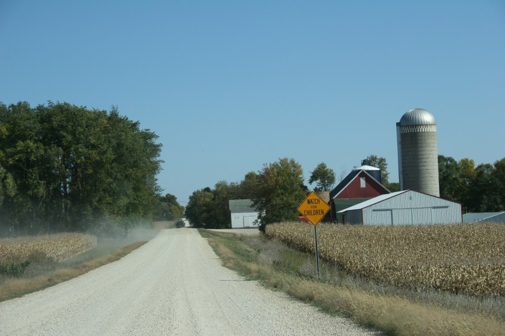Drive, gravel road