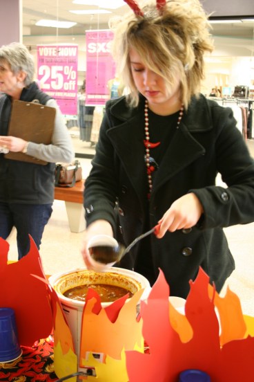 Chili contest serving