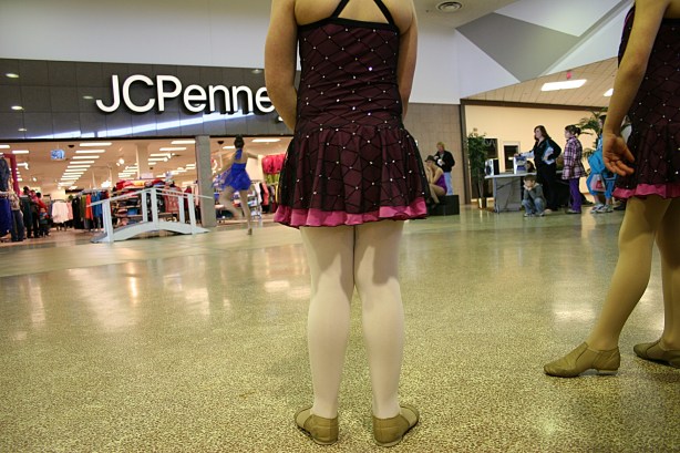 Mall, dancers legs