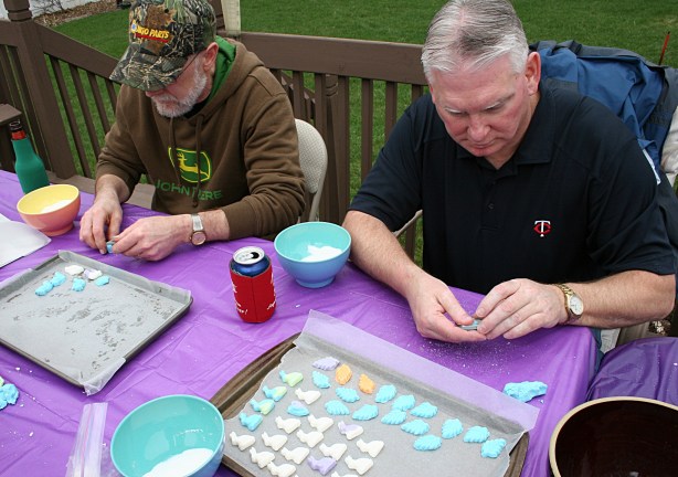 Mint making, the guys