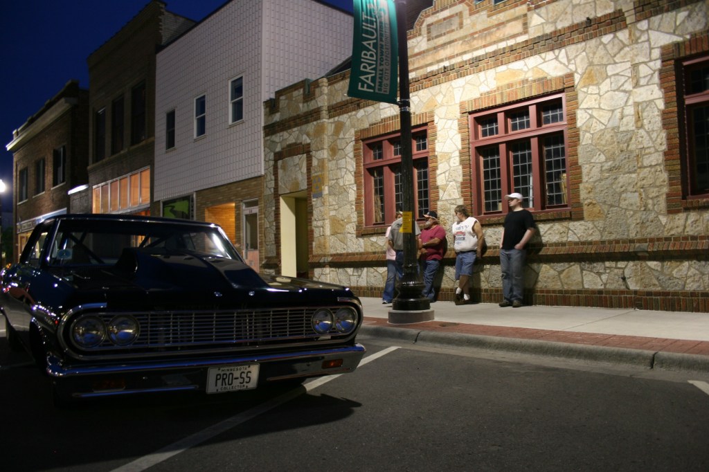 Car cruise, hanging out