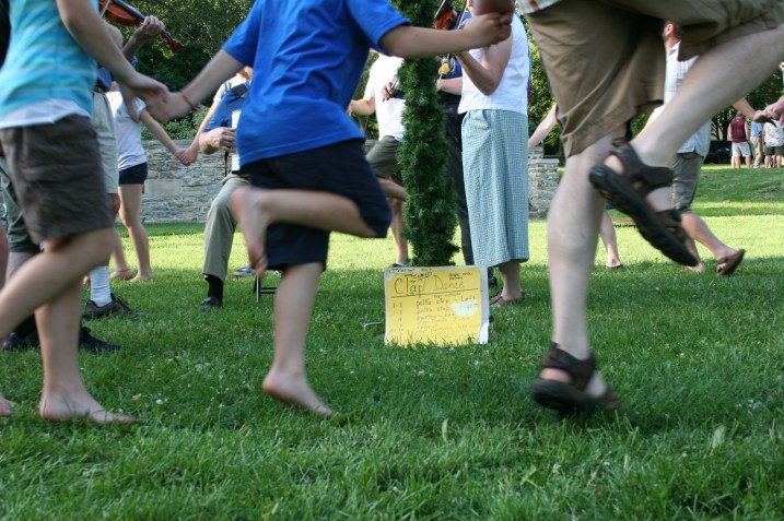 Midsommar, dancing legs