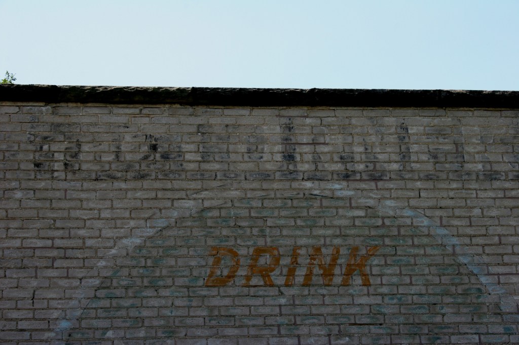 Bellechester, Legion signage