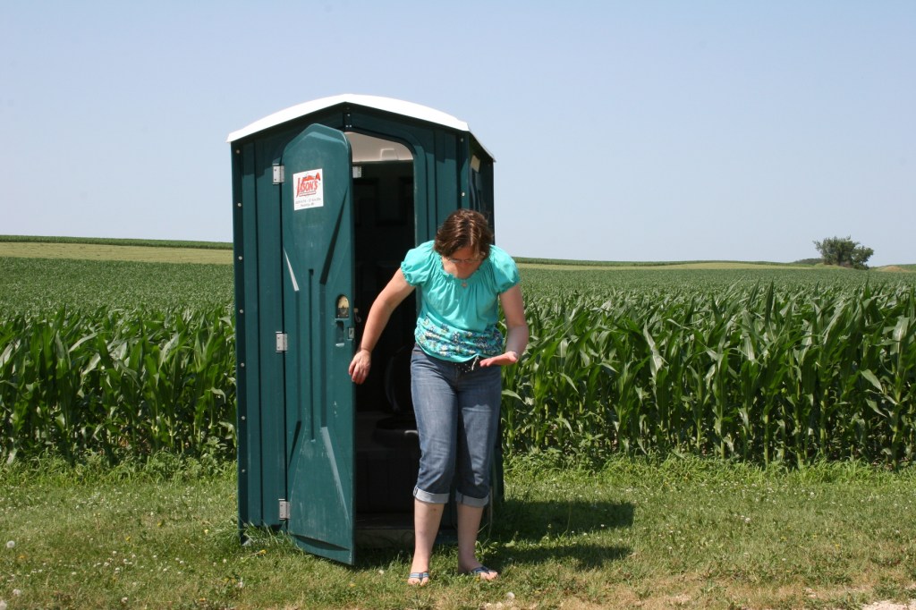 Bellechester, porta potty