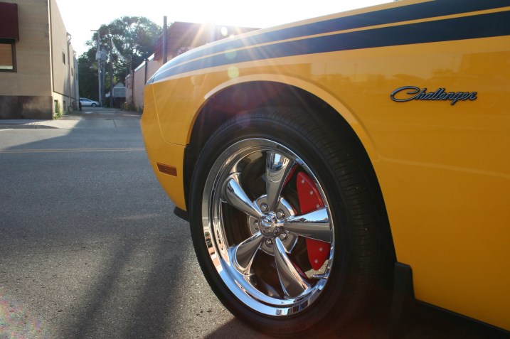 Car, yellow Challenger