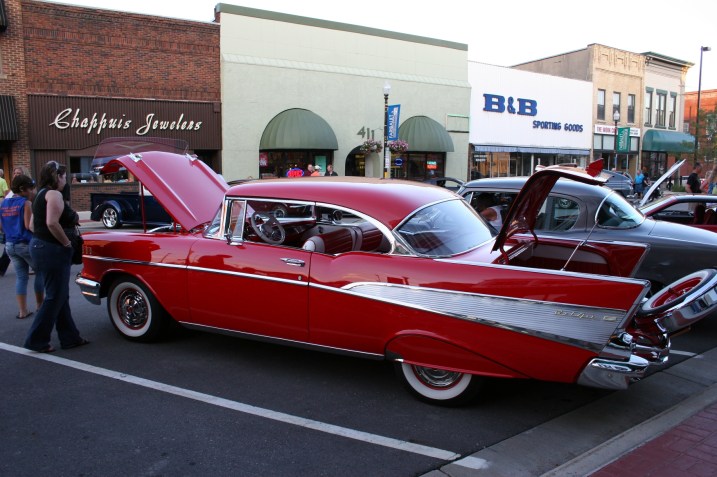 Chevy Bel Air 1957 side view