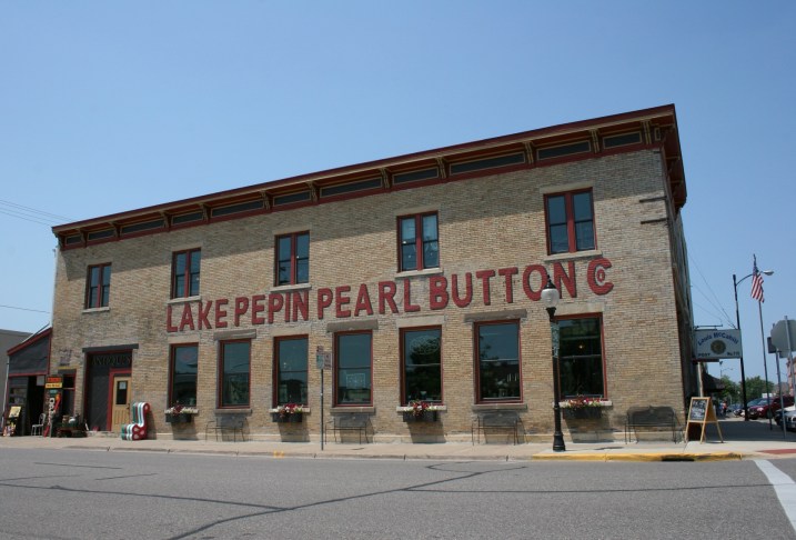 Lake City, Pearl Button side view