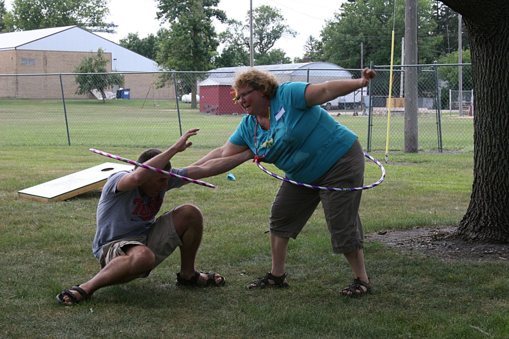 Reunion, hula hooping