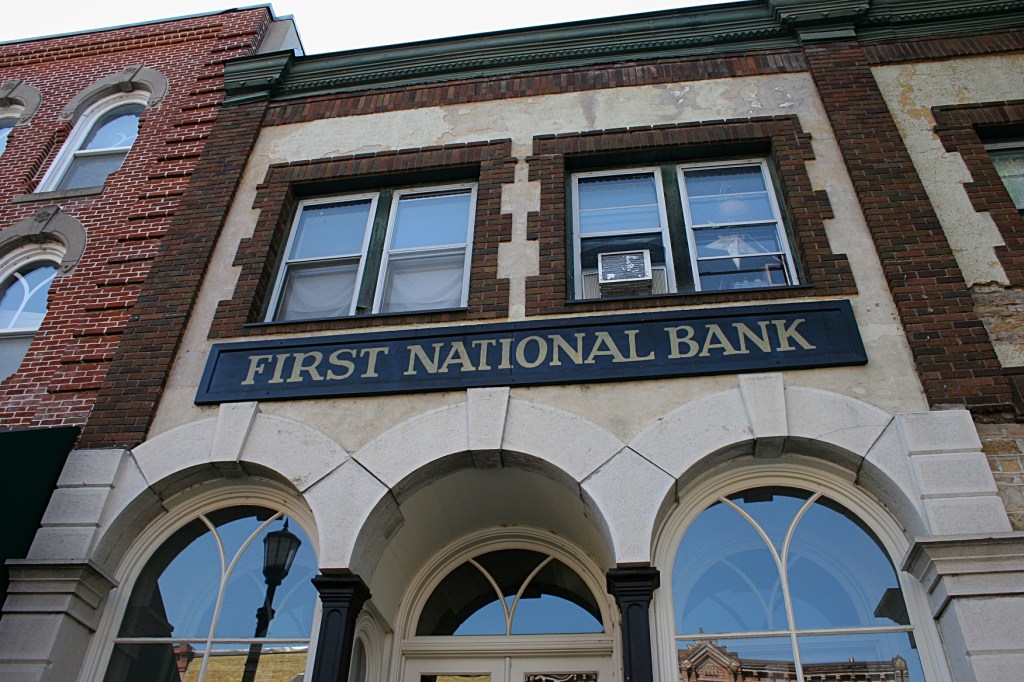 Bank raid, bank front
