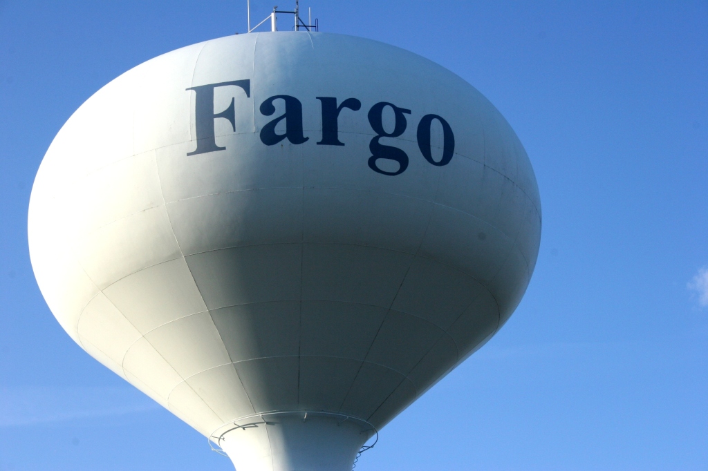 This water tower is located in West Fargo, an area of shopping malls, restaurants, Big Box stores, hotels, etc.