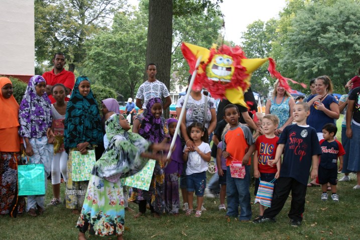 Fest, hitting the pinata