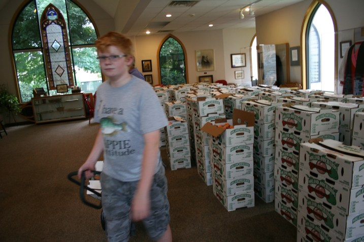 Peaches, delivering to customers