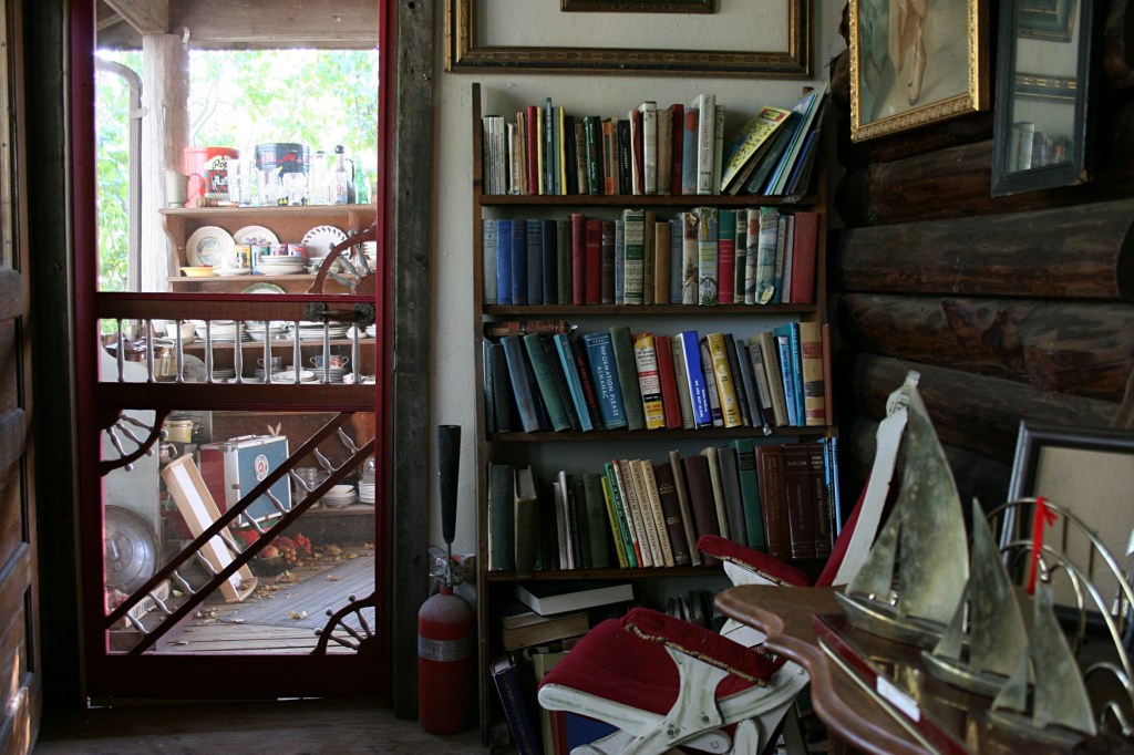 Lakeville, door to porch