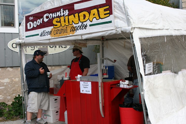 Door County, caramel apple stand