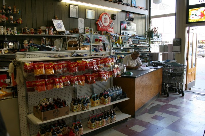 Reissner's, front counter
