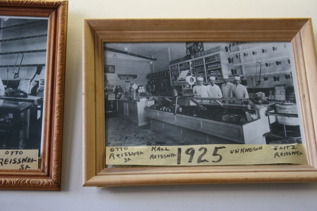 Reissner's, vintage photo