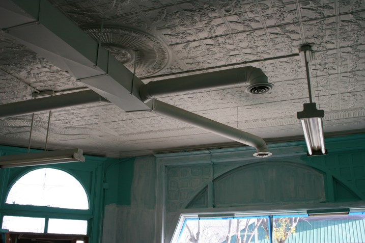 Seven Sisters, tin ceiling