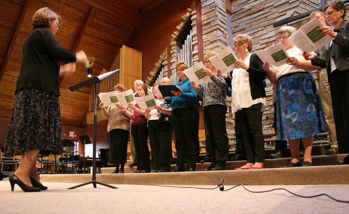 Concert, choir, aiming up