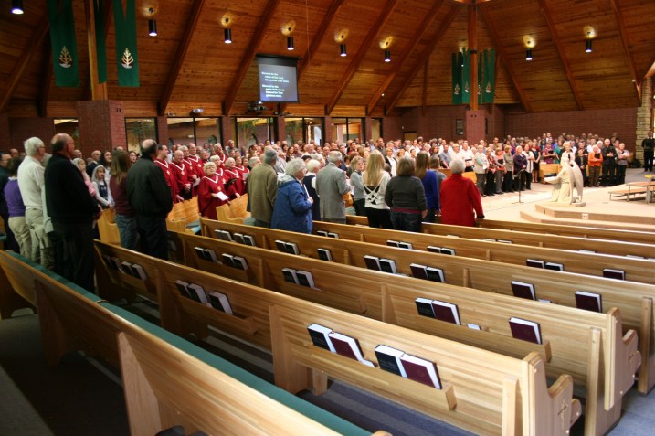 Concert, wide view congregation