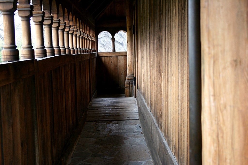 Stave, exterior hallway