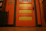 Zandbroz, orange door