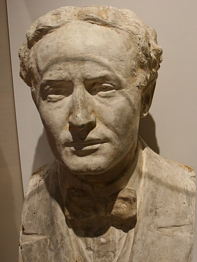 A Houdini bust in the museum.
