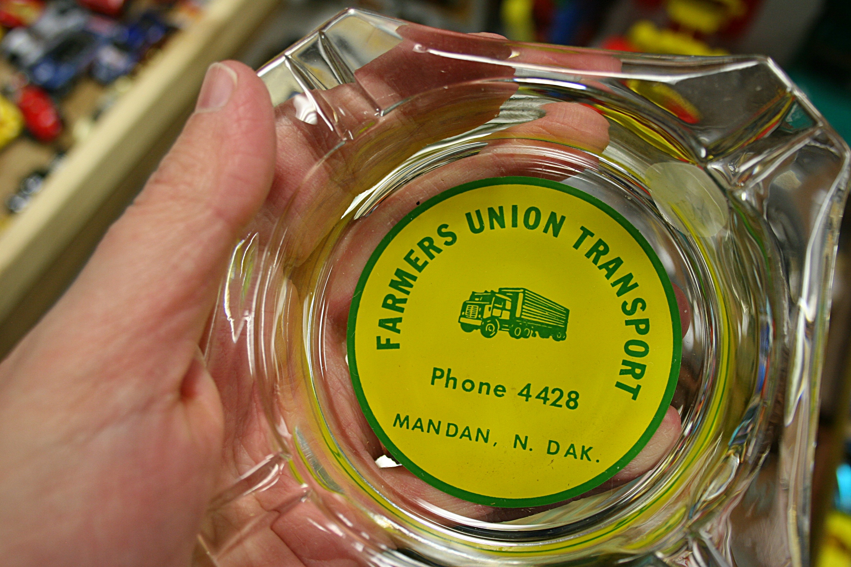 I don't smoke and don't like smoking. But I sure do I like vintage ash trays like this one from my husband's birthplace.