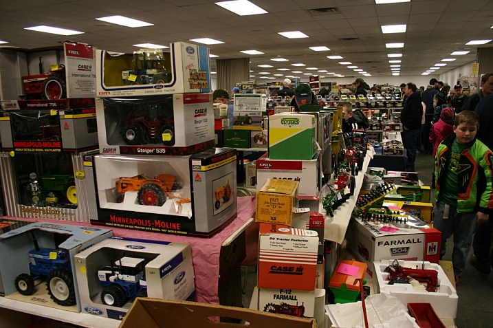 My first look at the farm toy show left me feeling overwhelmed.