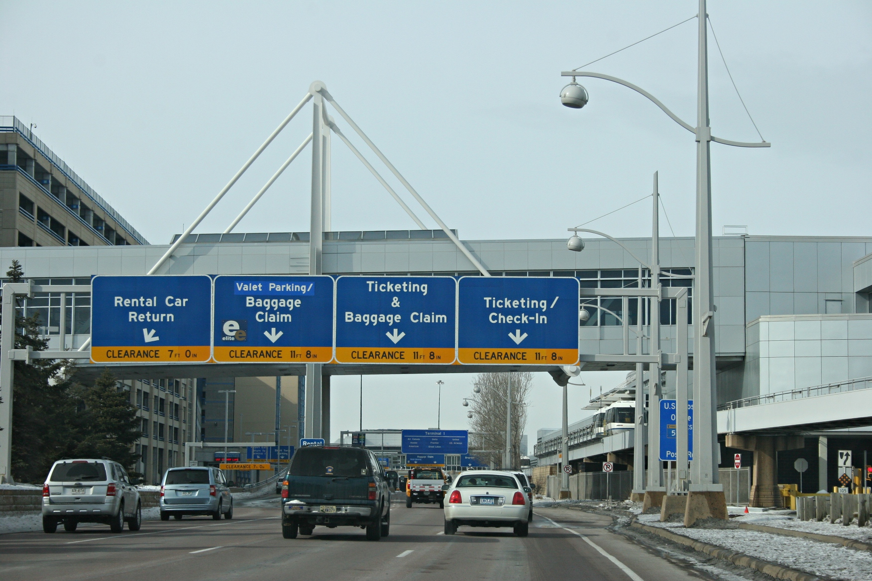 Approaching the MSP Terminal 1 drop off site.