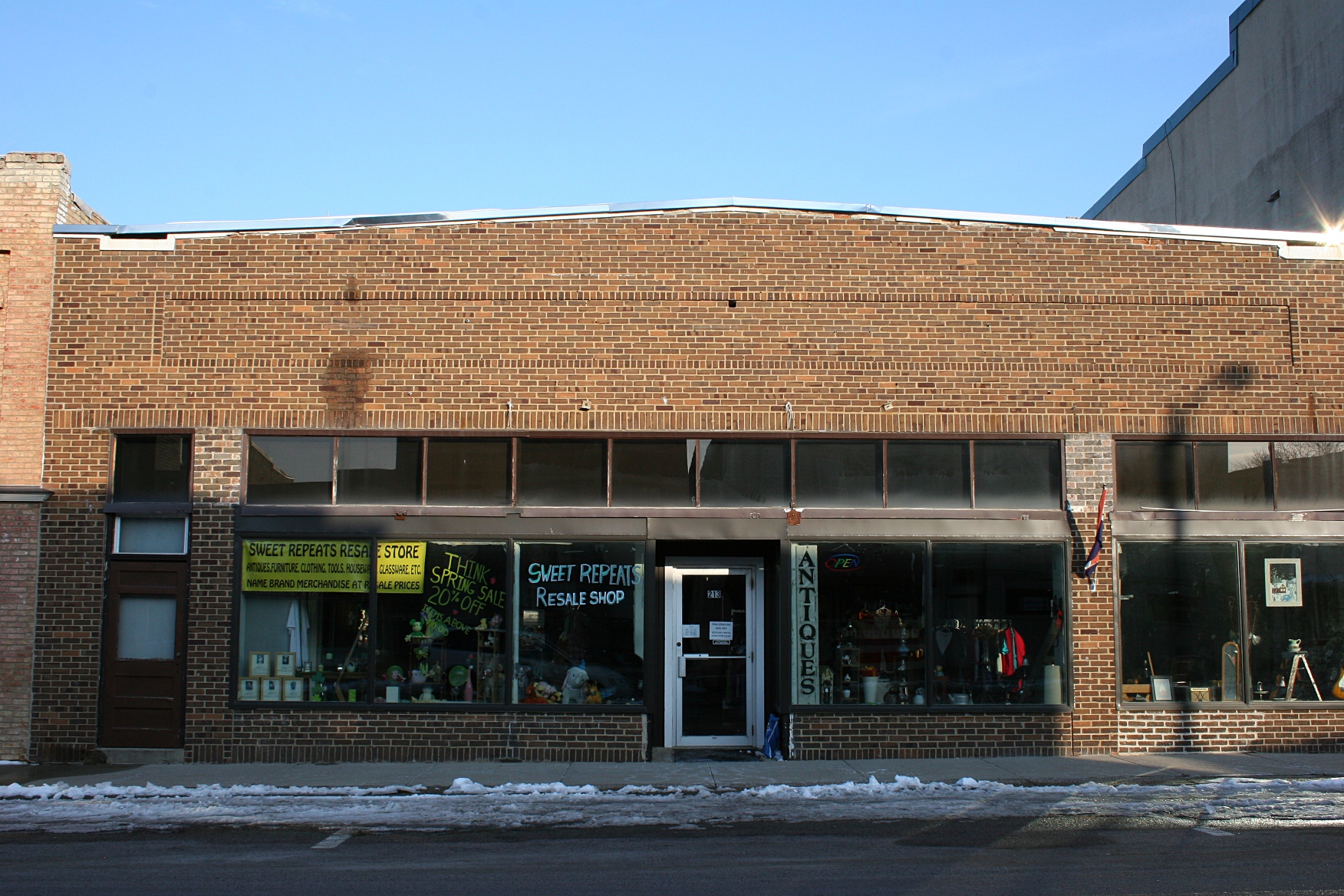 I love antique shops and thrift stores, so you can bet Sweet Repeats Resale Shop is on my list of places to check out.