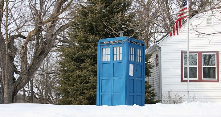 Another view. I don't know which house the TARDIS belongs to, the gray one or the white one.