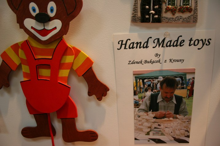 Handcrafted toys and information about the craftsman from the Czech Republic.