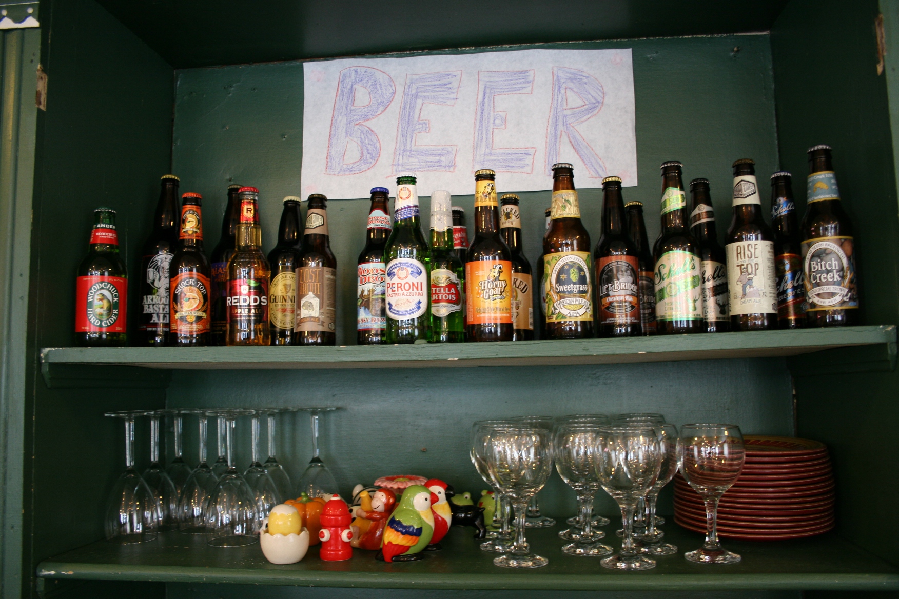 Pizzeria 201 also has occasional wine tour and beer tastings.