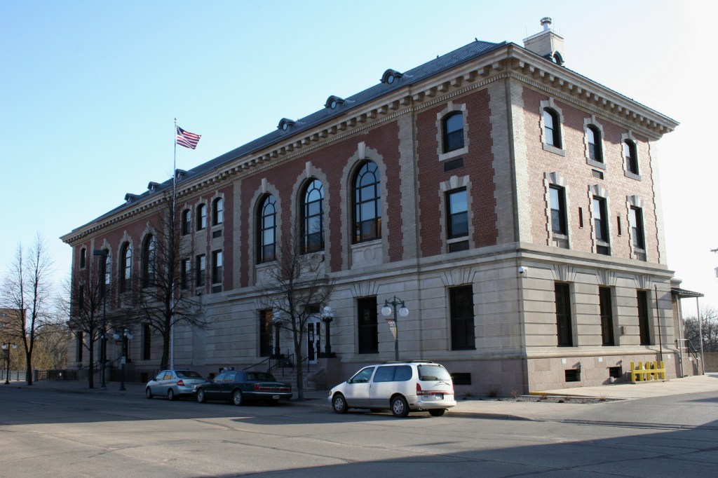 This hulking federal building houses courtrooms and the post office.